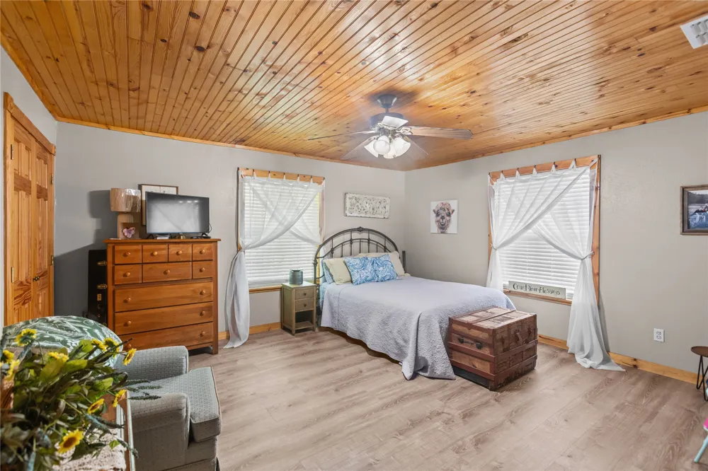 2461 County Road 44800 Blossom, TX 75416