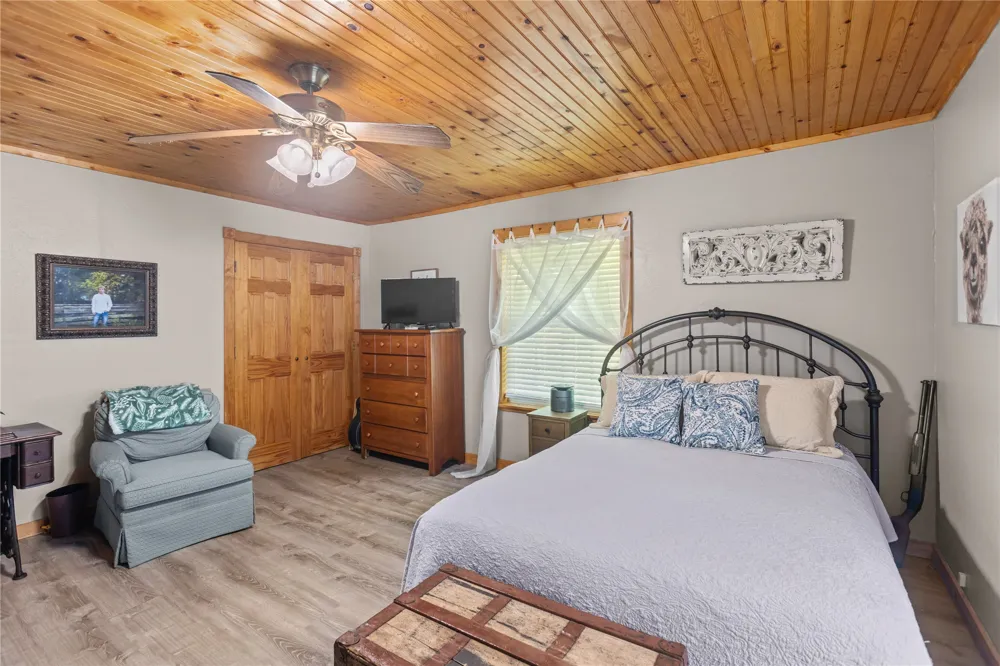 2461 County Road 44800 Blossom, TX 75416