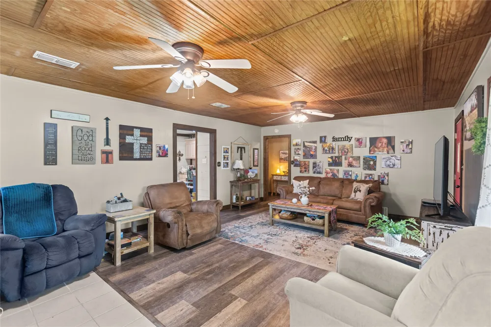 2461 County Road 44800 Blossom, TX 75416
