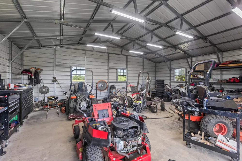 2461 County Road 44800 Blossom, TX 75416