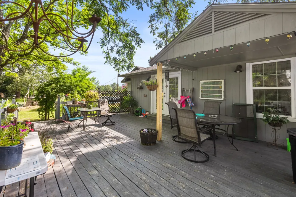 2461 County Road 44800 Blossom, TX 75416