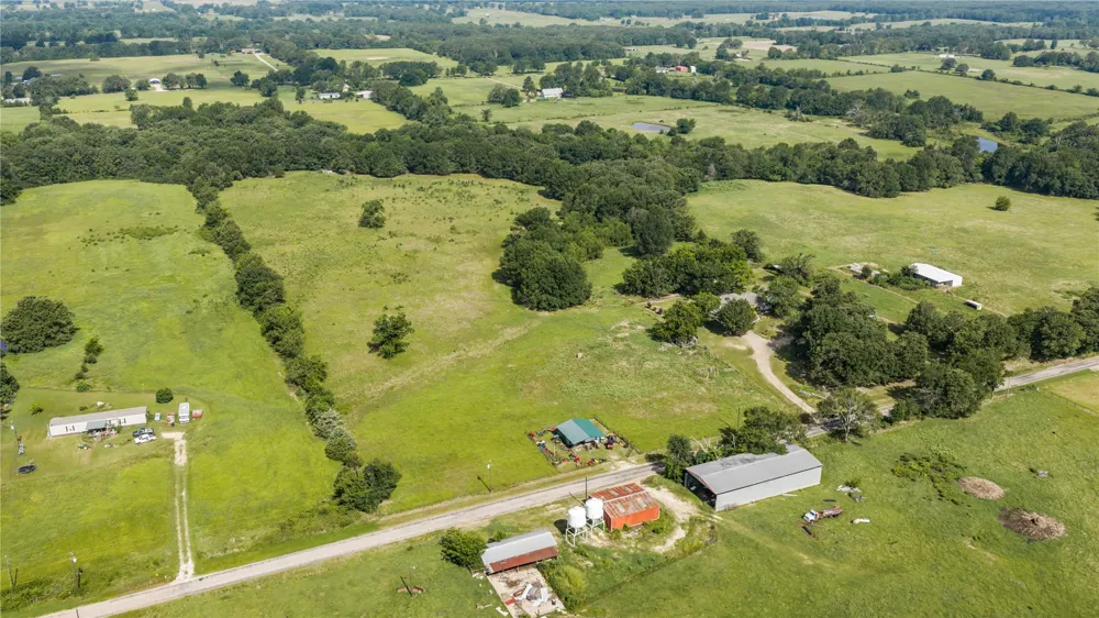 2461 County Road 44800 Blossom, TX 75416