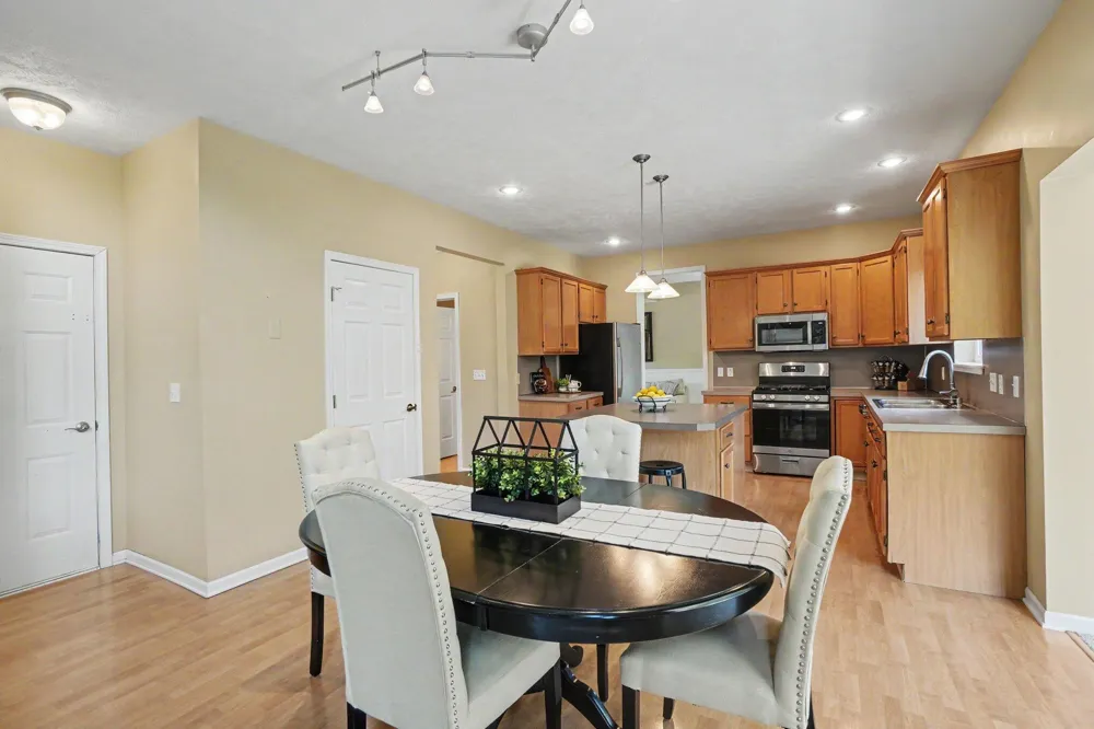 10719 Wood Ridge Drive Zeeland, MI 49464