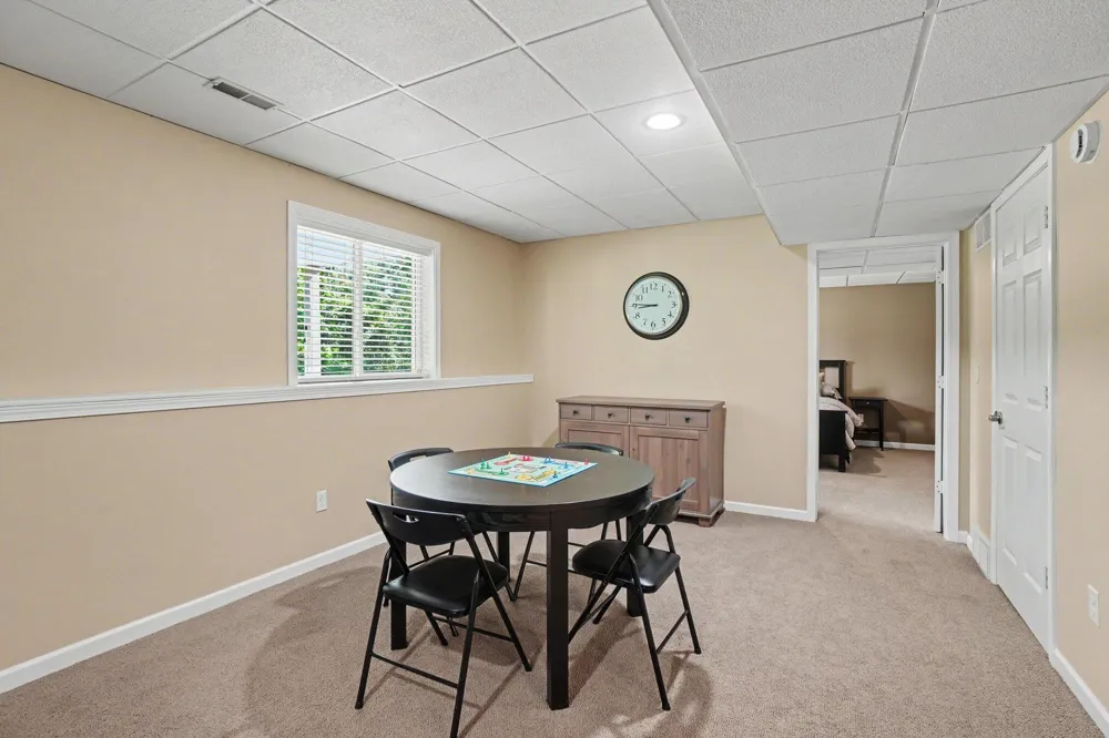 10719 Wood Ridge Drive Zeeland, MI 49464