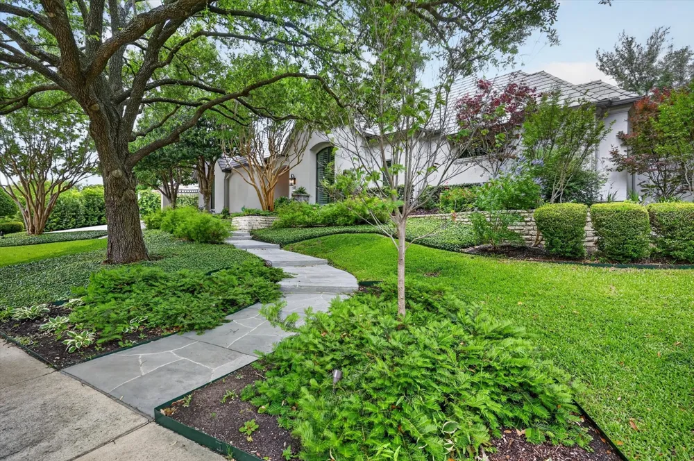 14819 Bellbrook Drive Addison, TX 75254