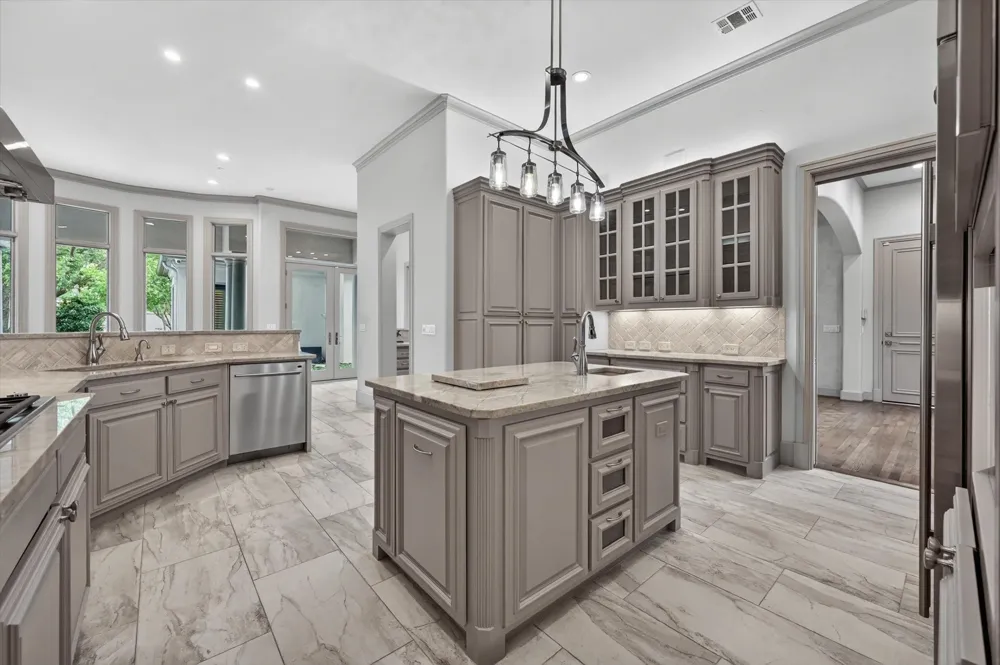 14819 Bellbrook Drive Addison, TX 75254