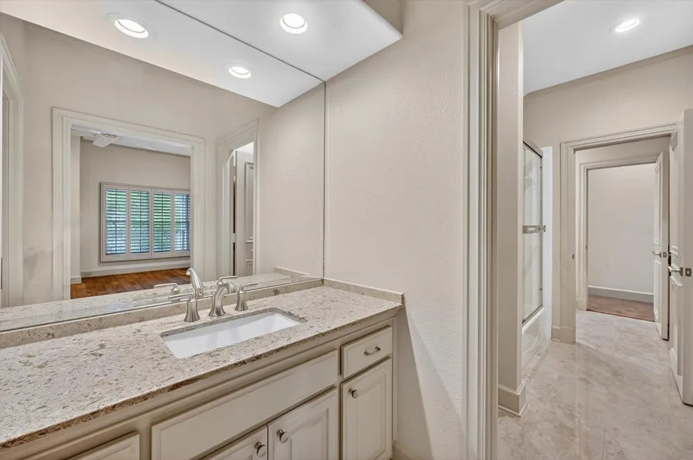 14819 Bellbrook Drive Addison, TX 75254