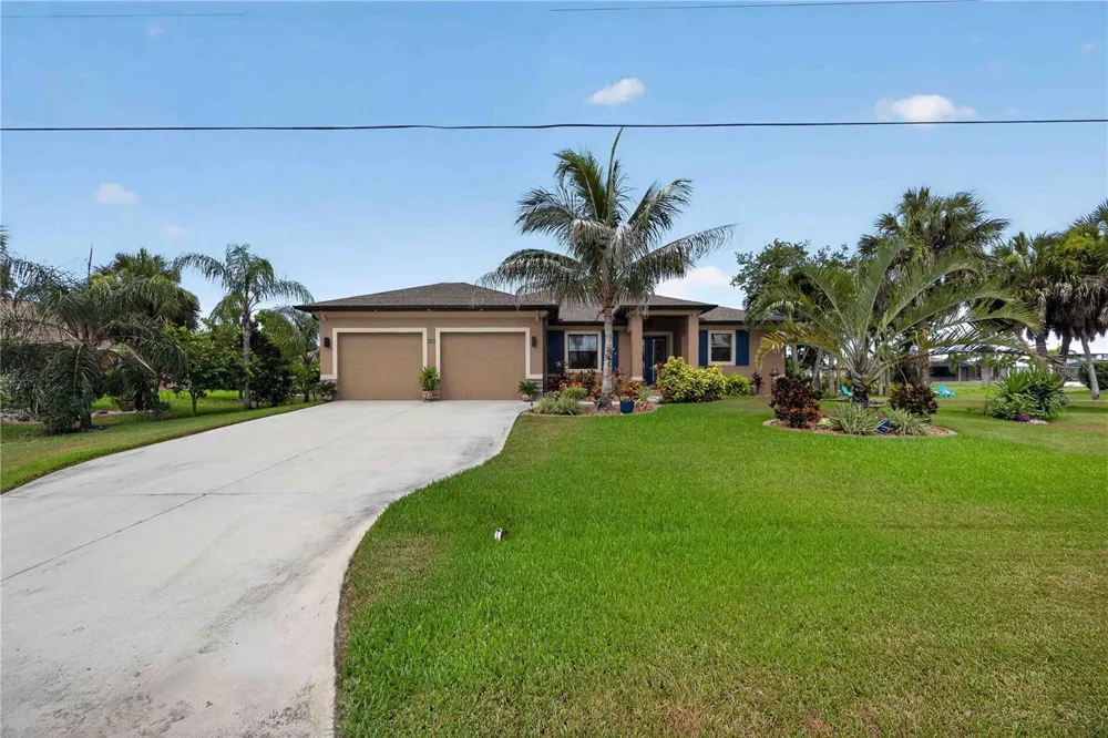 227 LONG MEADOW LANE Rotonda West, FL 33947