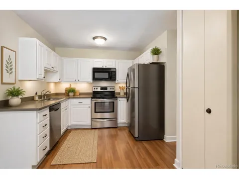 720 S Clinton Street #B1