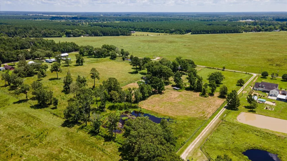 County Road 2046 Hull, TX 77564