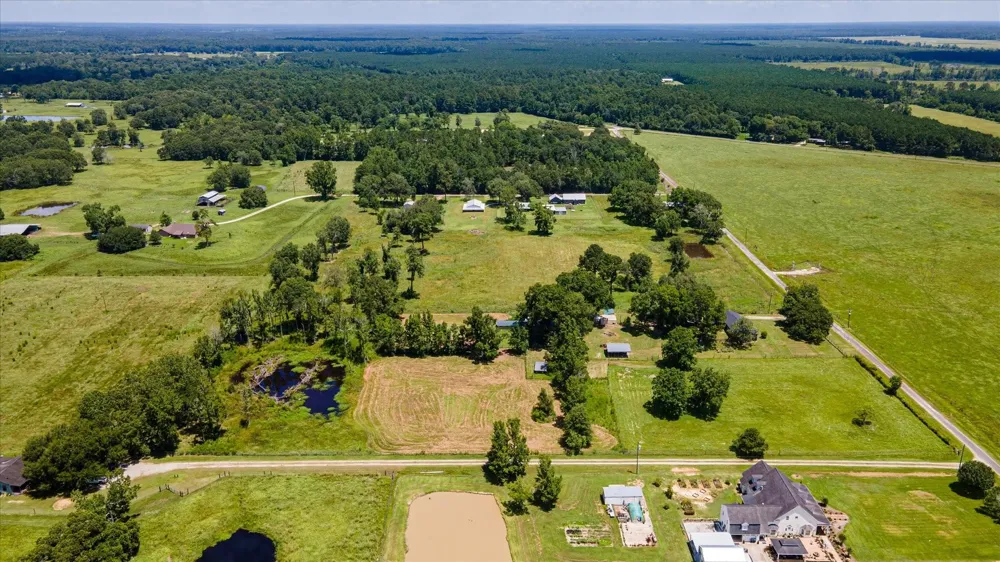 County Road 2046 Hull, TX 77564