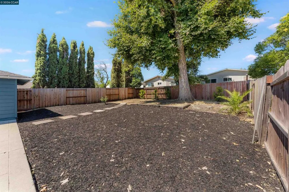 1243 Plaza Dr Martinez, CA 94553