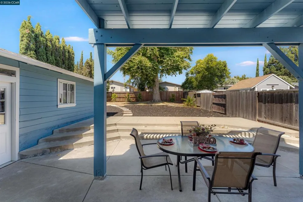 1243 Plaza Dr Martinez, CA 94553