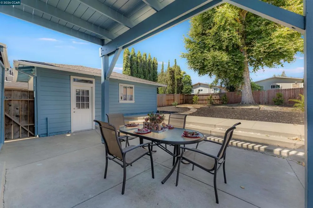 1243 Plaza Dr Martinez, CA 94553