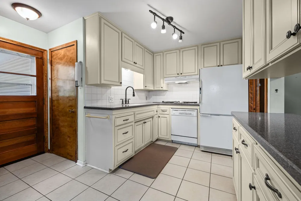 605 Arner Avenue Shoreview, MN 55126