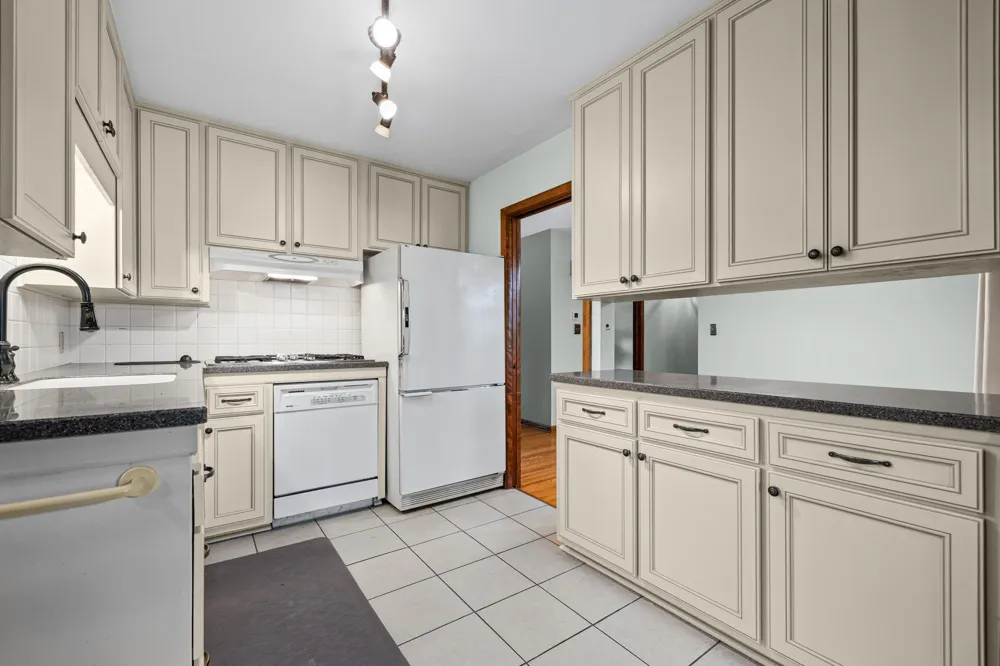 605 Arner Avenue Shoreview, MN 55126