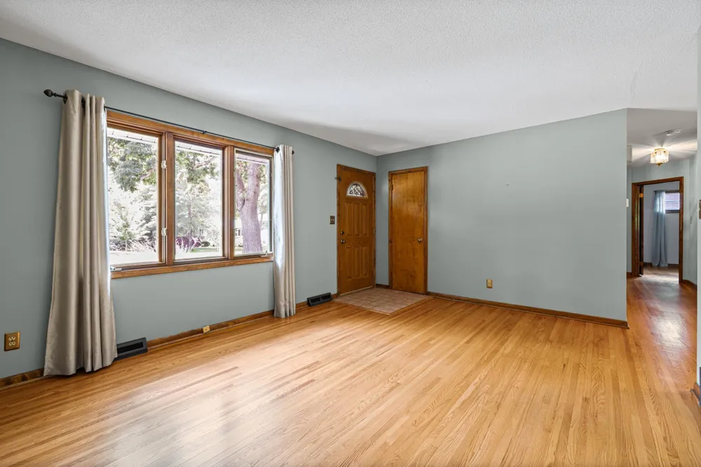 605 Arner Avenue Shoreview, MN 55126