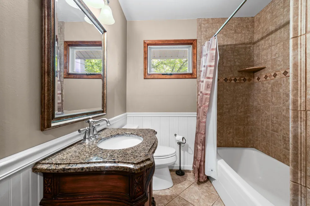 605 Arner Avenue Shoreview, MN 55126