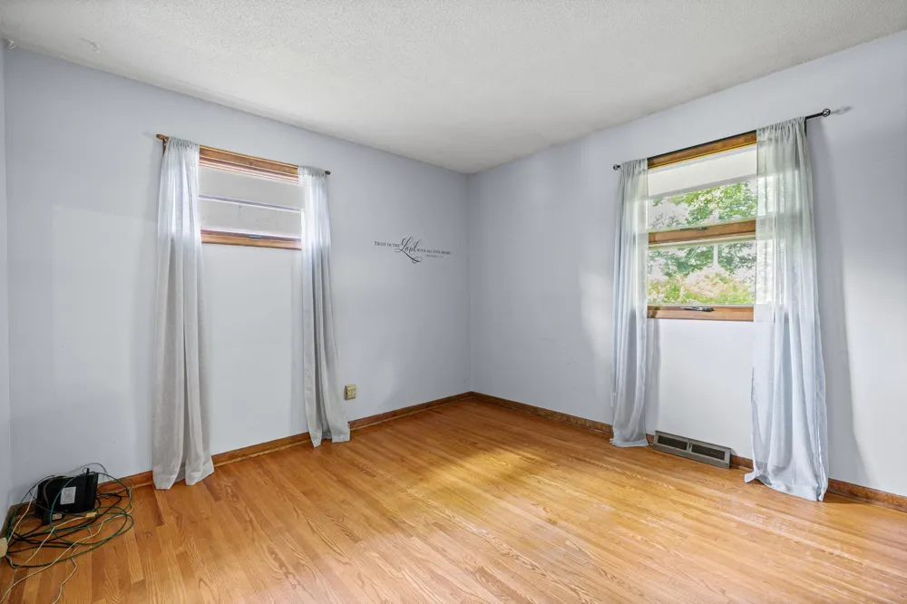605 Arner Avenue Shoreview, MN 55126