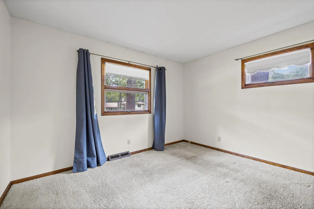 605 Arner Avenue Shoreview, MN 55126