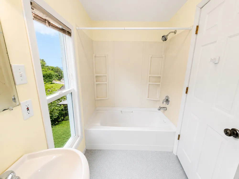 495 North Street Fountain City, WI 54629