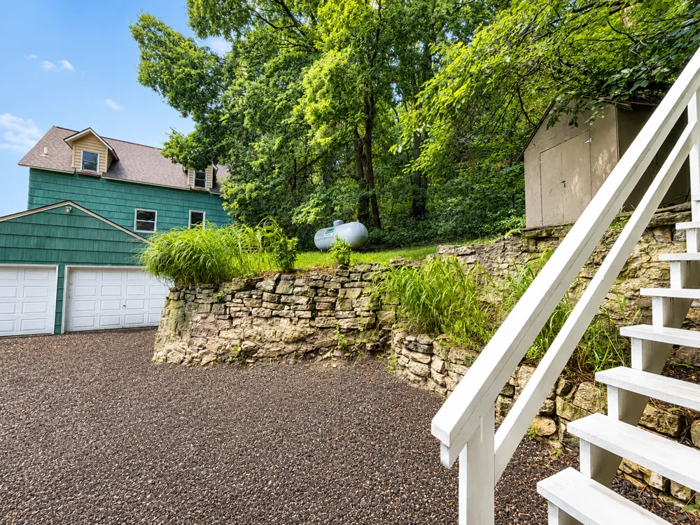 495 North Street Fountain City, WI 54629