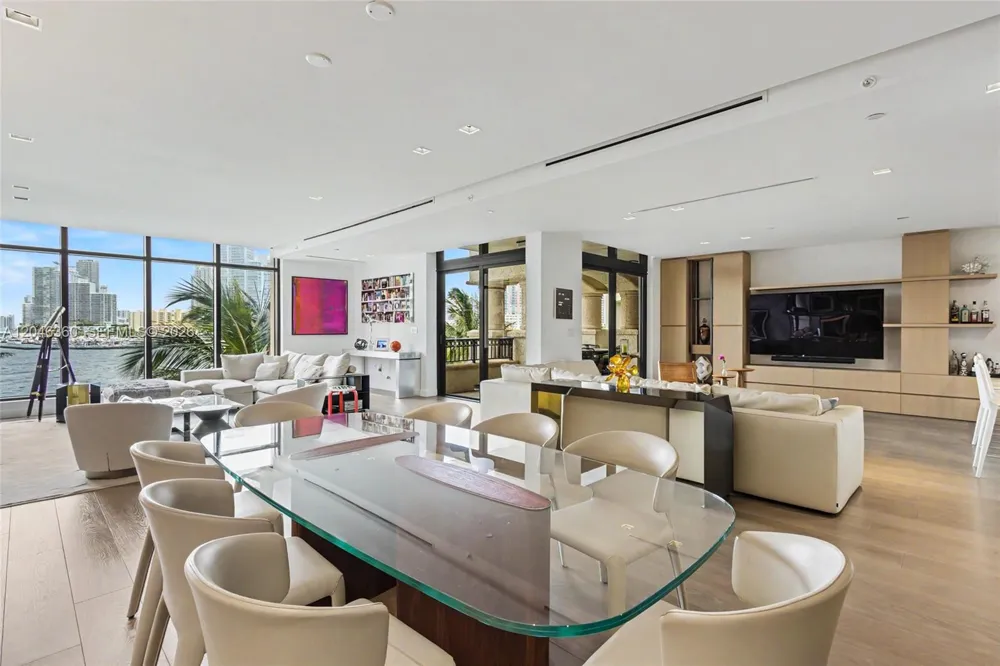 7042 Fisher Island Dr #7042 Miami Beach, FL 33109