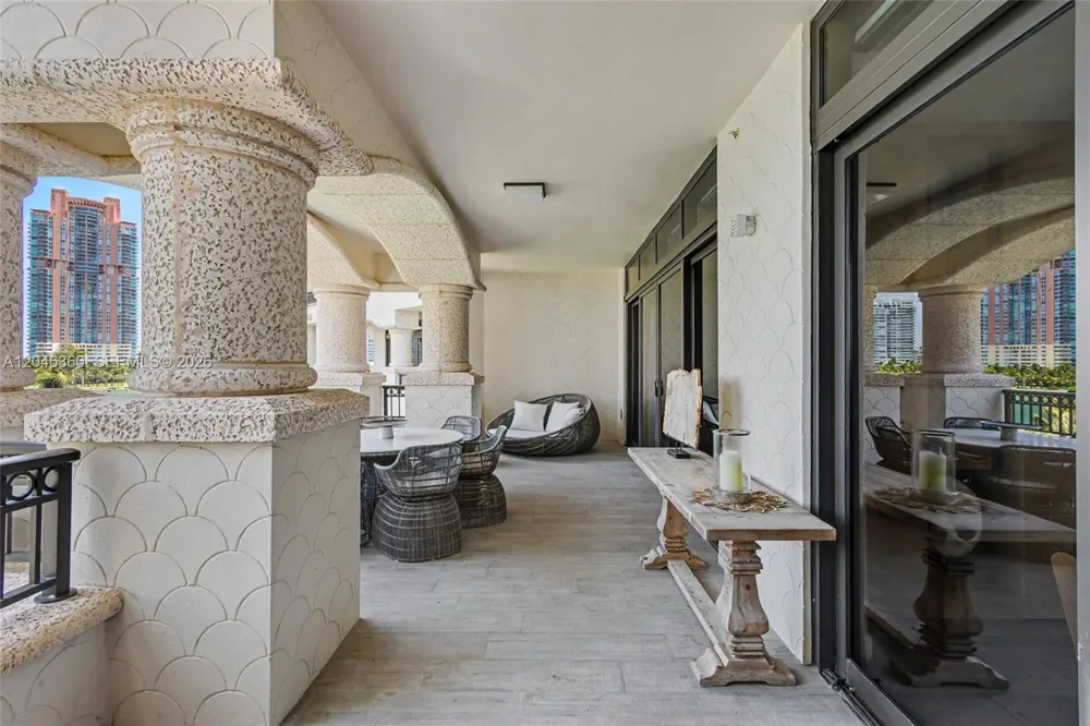 7042 Fisher Island Dr #7042 Miami Beach, FL 33109