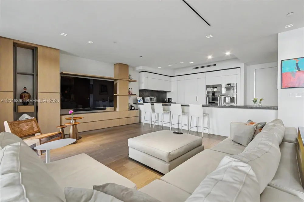 7042 Fisher Island Dr #7042 Miami Beach, FL 33109