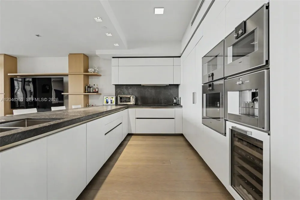 7042 Fisher Island Dr #7042 Miami Beach, FL 33109