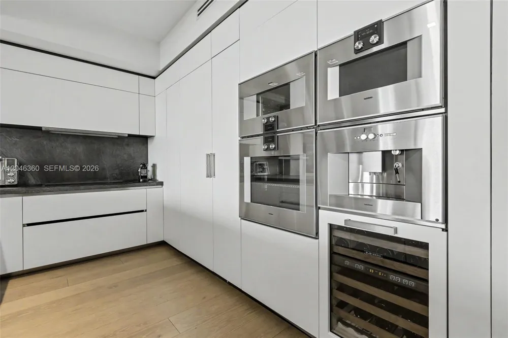 7042 Fisher Island Dr #7042 Miami Beach, FL 33109