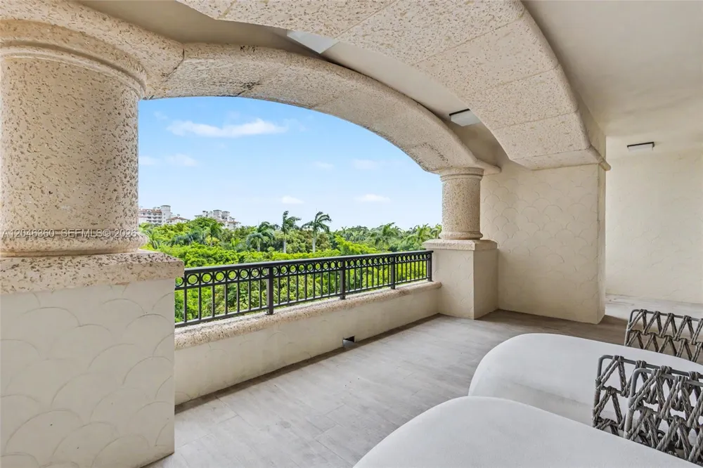 7042 Fisher Island Dr #7042 Miami Beach, FL 33109