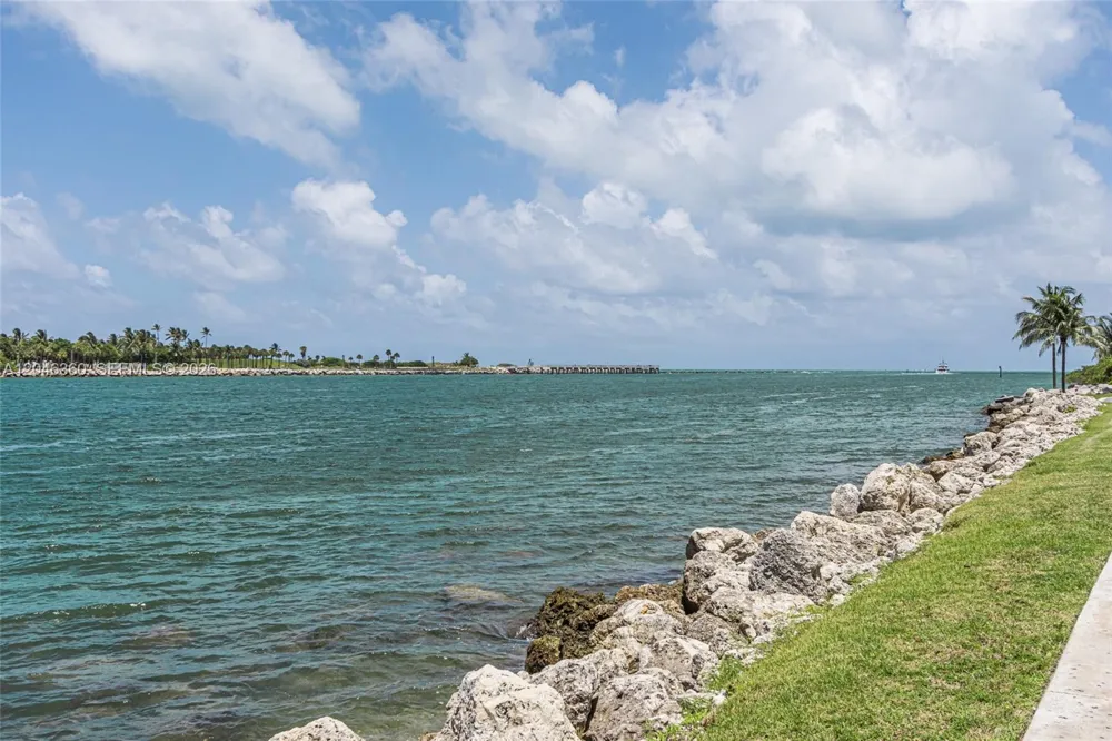 7042 Fisher Island Dr #7042 Miami Beach, FL 33109