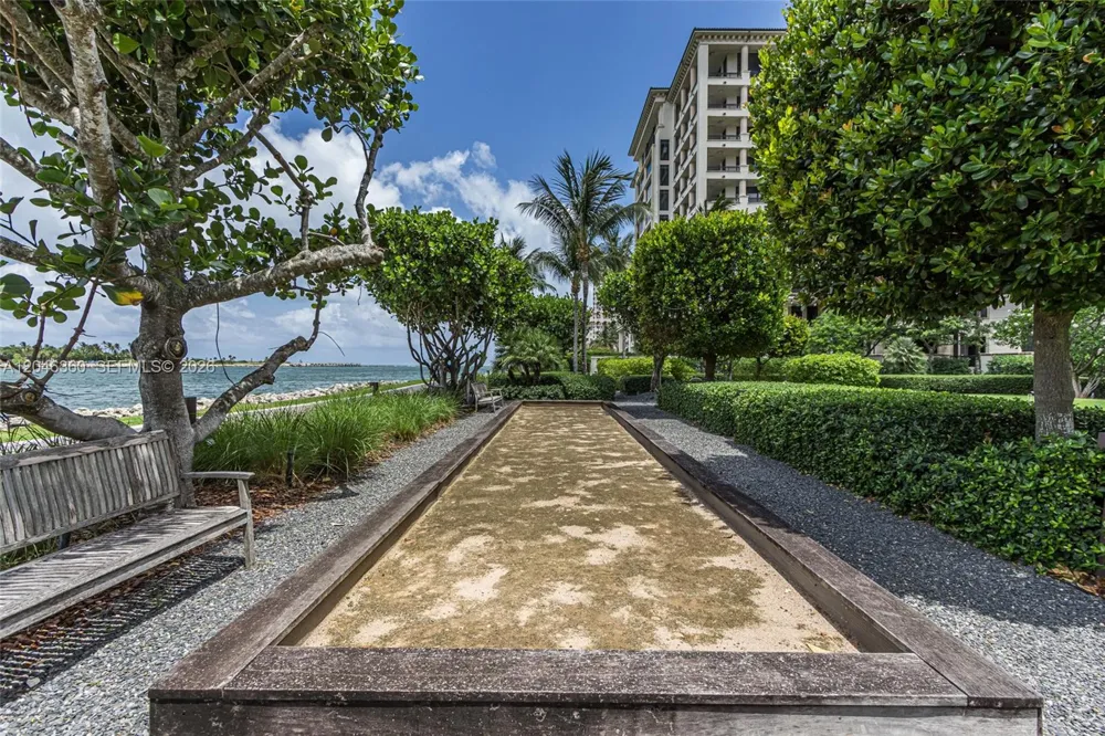 7042 Fisher Island Dr #7042 Miami Beach, FL 33109