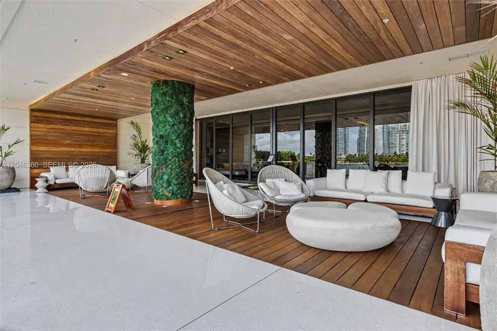 7042 Fisher Island Dr #7042 Miami Beach, FL 33109