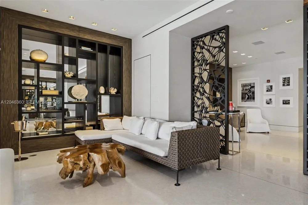 7042 Fisher Island Dr #7042 Miami Beach, FL 33109