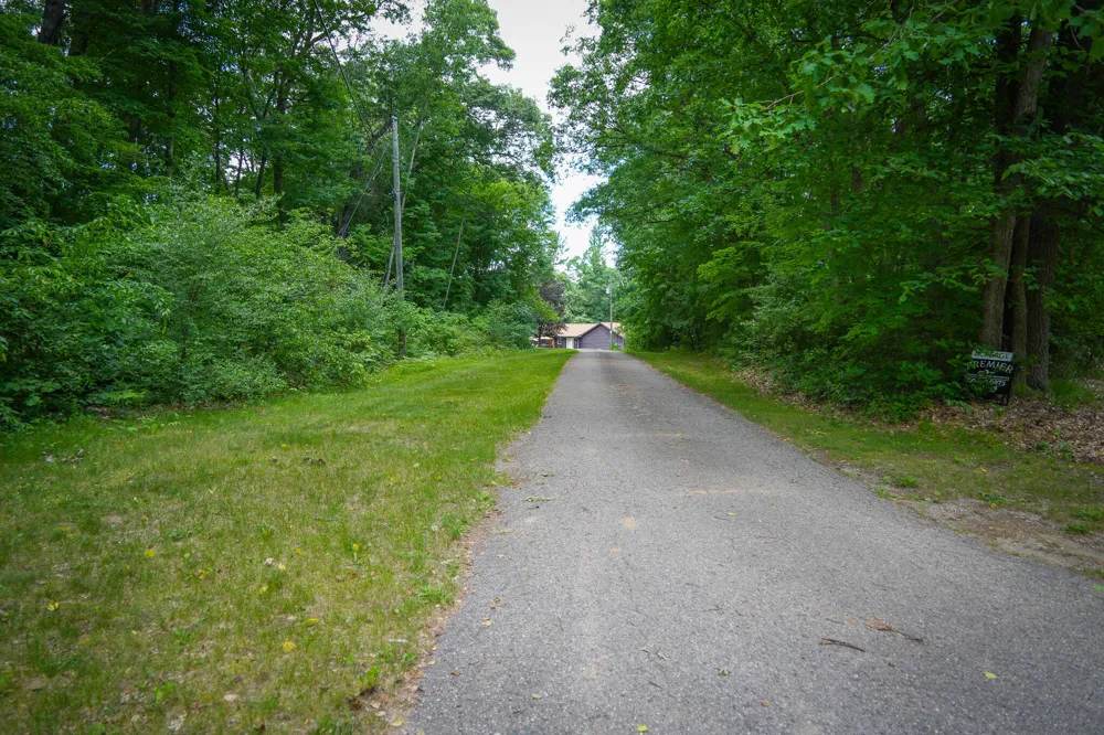 9411 Maple Hill Road Reynolds Township, MI 49329
