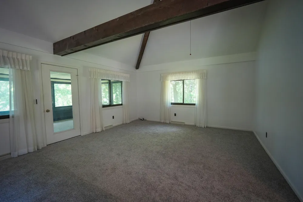 9411 Maple Hill Road Reynolds Township, MI 49329