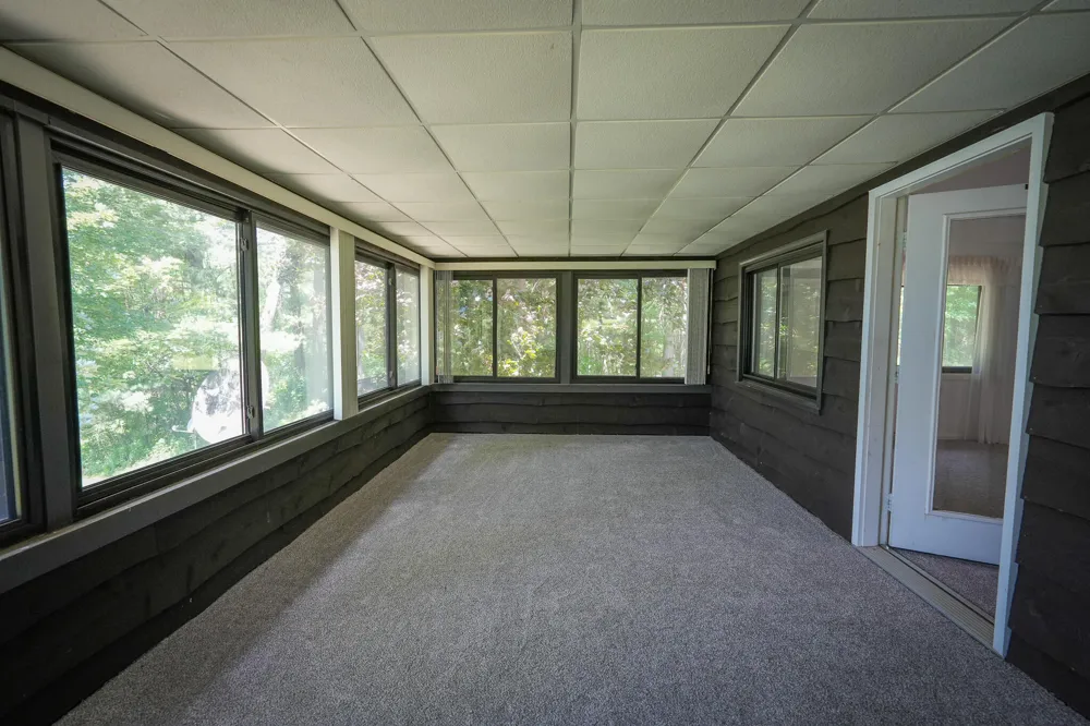 9411 Maple Hill Road Reynolds Township, MI 49329