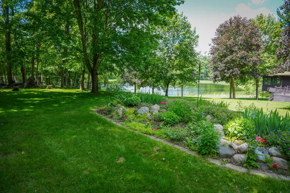 9411 Maple Hill Road Reynolds Township, MI 49329