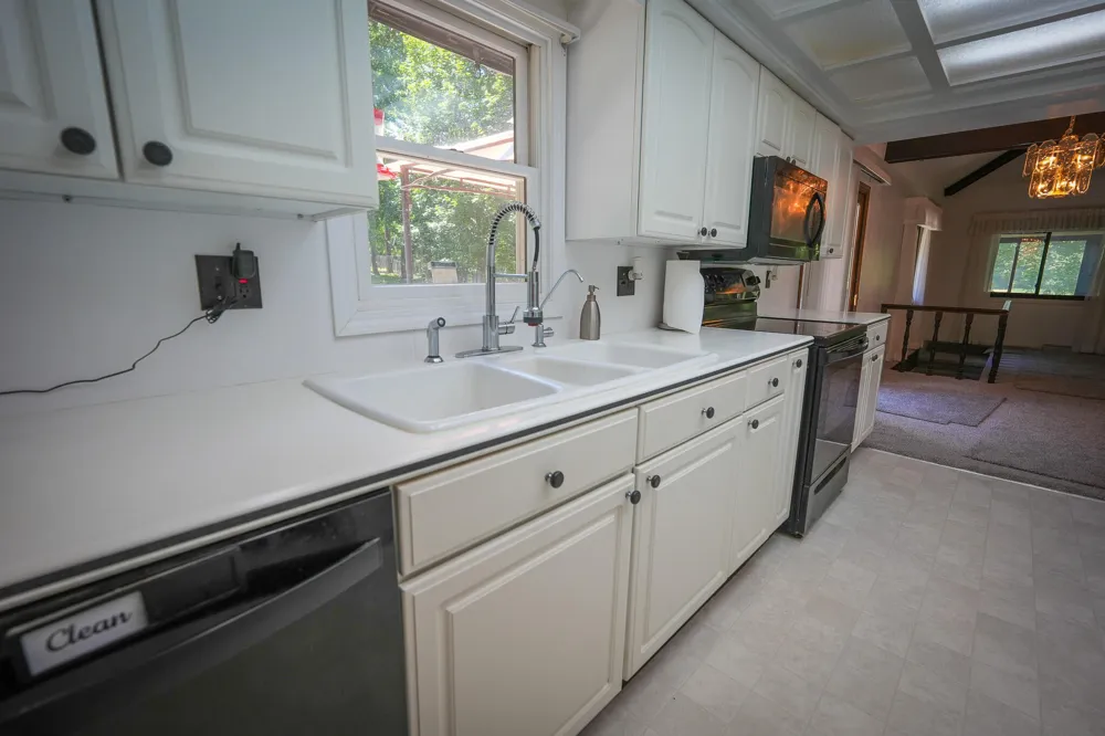 9411 Maple Hill Road Reynolds Township, MI 49329