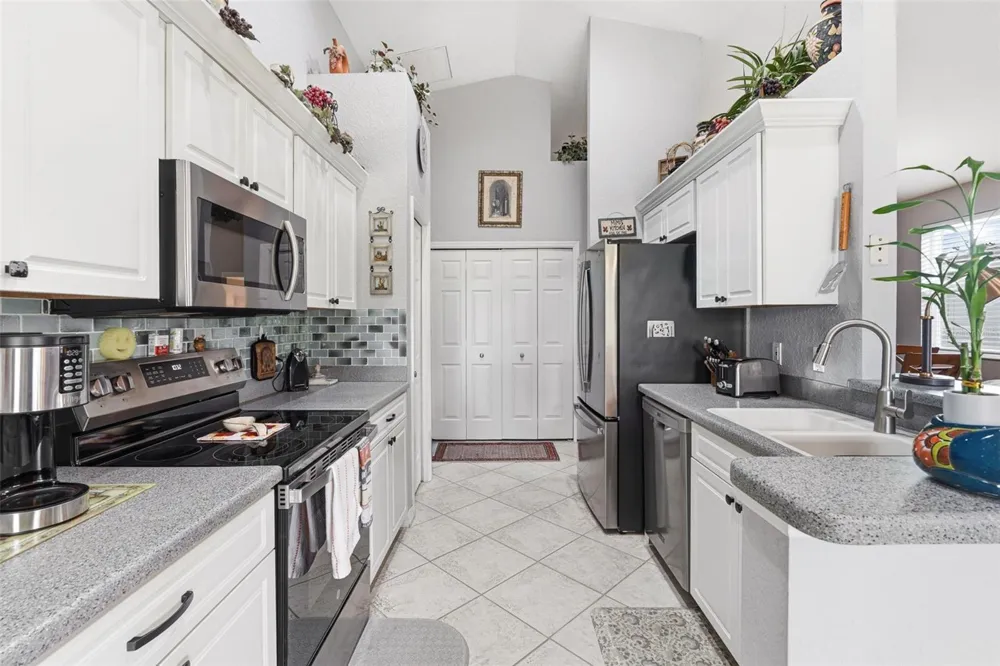1351 HEDGEWOOD CIRCLE North Port, FL 34288