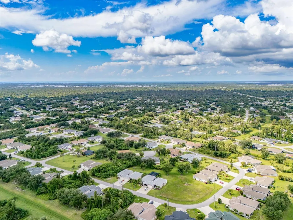 1351 HEDGEWOOD CIRCLE North Port, FL 34288