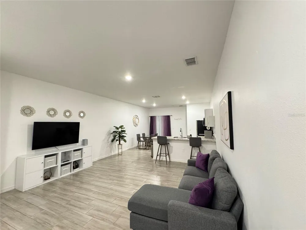 699 W KALEY STREET Orlando, FL 32805