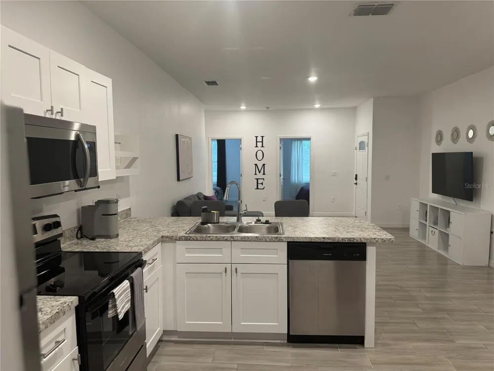 699 W KALEY STREET Orlando, FL 32805