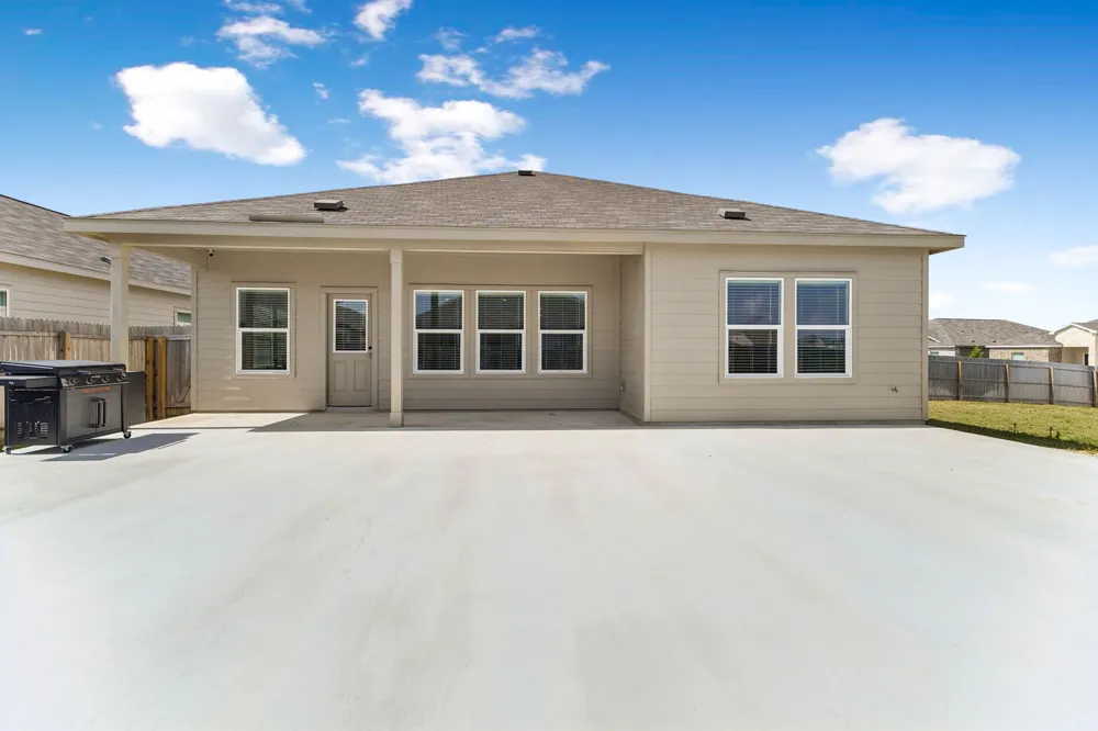 2724 Sierra Chicas Lane Seguin, TX 78155