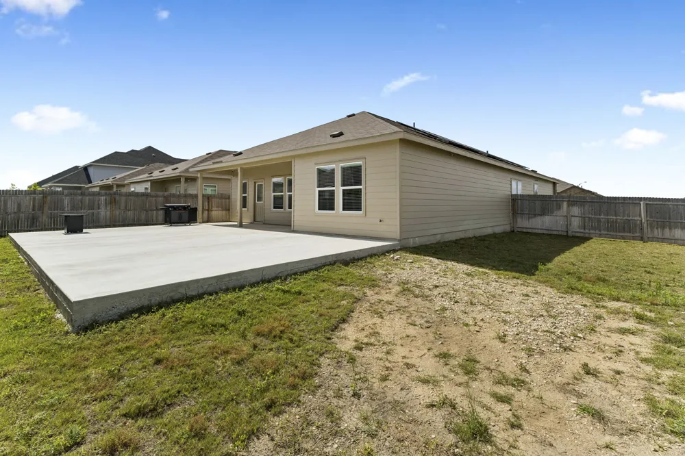 2724 Sierra Chicas Lane Seguin, TX 78155