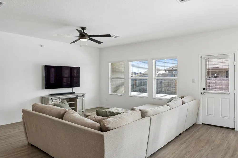 2724 Sierra Chicas Lane Seguin, TX 78155