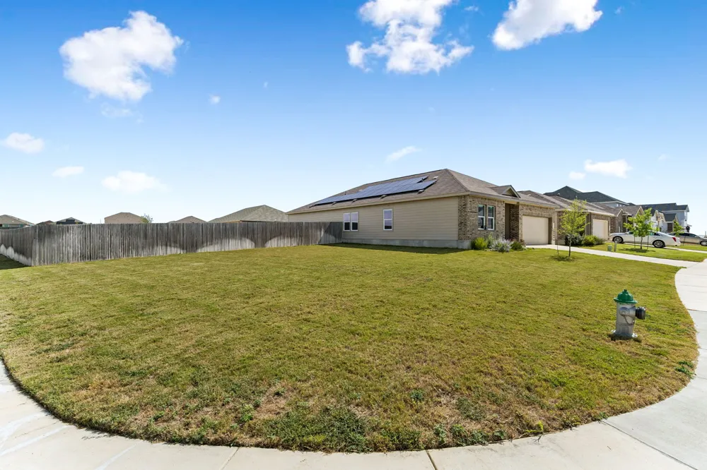2724 Sierra Chicas Lane Seguin, TX 78155