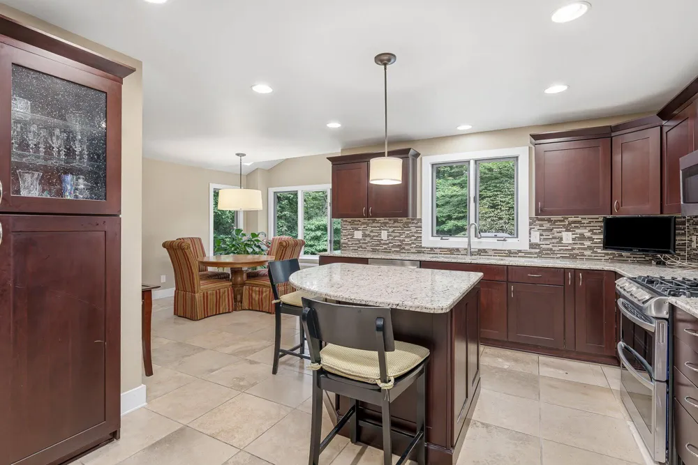 8120 Glenwynd Drive Kalamazoo, MI 49009